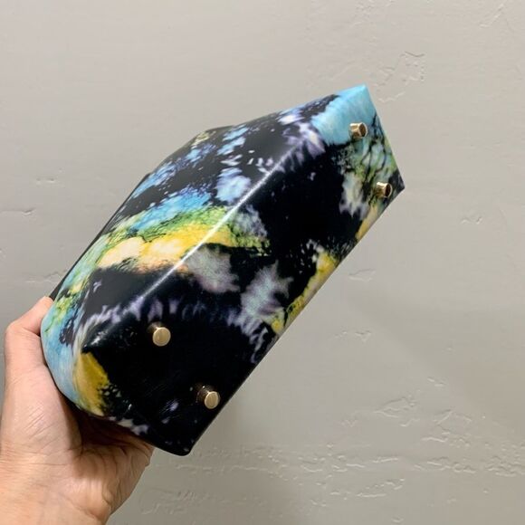 Handmade Genuine Premium Leather Tie-dye Printed Wooden Frame Bag with 2 Chains - Picture 14 of 16